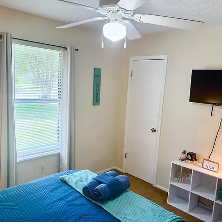 Modern Getaway North Of Panama City Beach